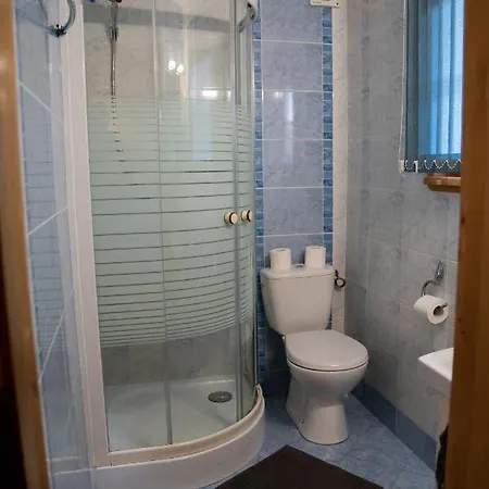 Nad Jeziorem-wodnik بيت للعطل زارجيتشه