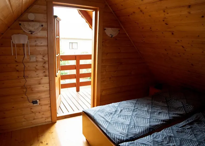 Nad Jeziorem-wodnik Dom wakacyjny