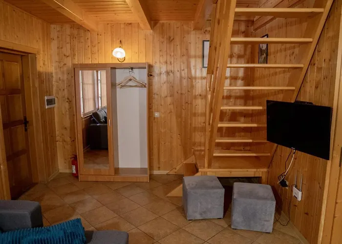 Nad Jeziorem-wodnik Dom wakacyjny *