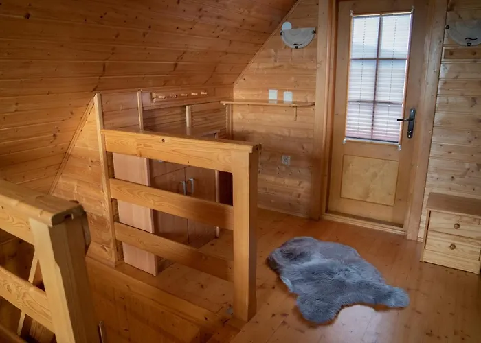 Nad Jeziorem-wodnik Dom wakacyjny